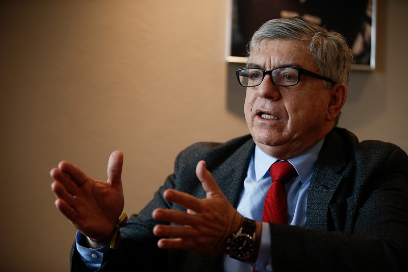 El expresidente Liberal César Gaviria Trujillo hizo el anuncio después de una reunión con la bancada de congresistas de la colectividad, propuesta que se suma a las objeciones que ha venido criticando de dicha iniciativa y que fue aprobada por las comisiones económicas de Senado y Cámara.