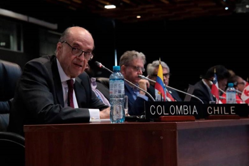 En reunión de los representantes de la CELAC y la Unión Europea, el Ministro de Relaciones Exteriores, Álvaro Leyva Durán, informó que España y Chile serán países acompañantes del proceso de paz colombiano. 