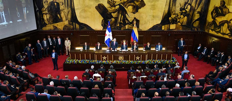 “Como Presidente de Colombia, ratifico nuestra amistad, nuestra alianza, nuestro respaldo, y todo lo que Colombia pueda hacer por la República Dominicana lo hará bajo los principios indisolubles de amistad”, afirmó el Jefe de Estado.