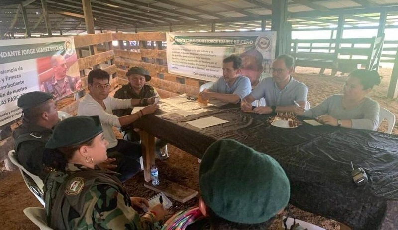 Se inició la primera reunión exploratoria entre el comisionado de paz, Danilo Rueda, y delegados del Estado Mayor Central de las disidencias de las FARC EP, de las con el fin iniciar diálogos que permitan lograr el camino de la Paz Total, propuesta y anunciada por el presidente Gustavo Petro.