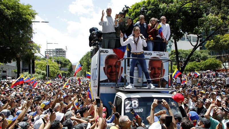 Venezolanos, en su país, y en más de 300 ciudades del mundo, participaron en manifestaciones pacíficas contra la proclamación del presidente Nicolás Maduro como ganador de las elecciones presidenciales del 28 de julio y exigieron respeto a la “verdad” de los resultados electorales.