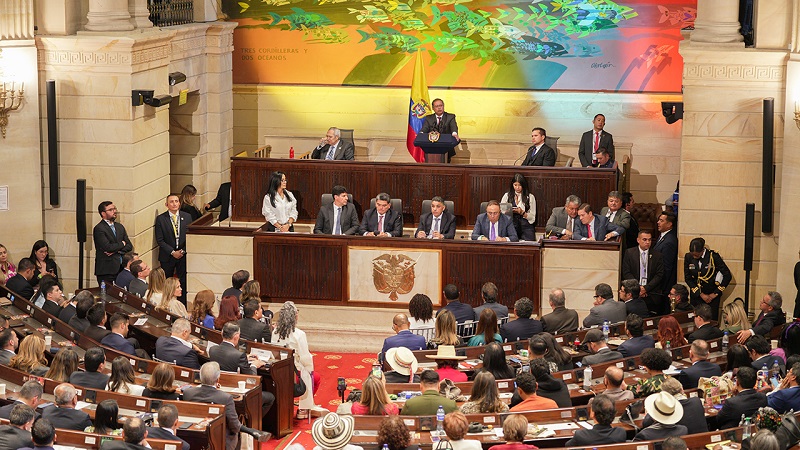 Al instalar las sesiones ordinarias del Congreso, periodo 2024-2025, el jefe de Estado colombiano, Gustavo Petro, sin referirse a una Constituyente, planteó al Congreso un Pacto Social, basado en un Acuerdo Nacional, para lograr las reformas que superen la desigualdad y la pobreza, con el objeto de alcanzar la paz.