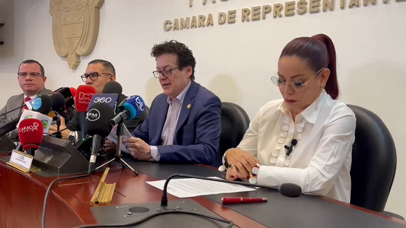 Dar traslado a las investigaciones que adelantan el Consejo Nacional Electoral contra el presidente Gustavo Petro, solicita la Comisión de Acusación de la Cámara.