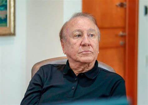 El ingeniero Rodolfo Hernández, a pesar de la decisión del Consejo Nacional Electoral, de ratificar revocar su candidatura a la Gobernación de Santander, insiste en violar las normas electorales, invitando a los ciudadanos a votar por él, sabiendo que quien vote por candidatos inhabilitados, perderá el voto porque se le declara nulo.