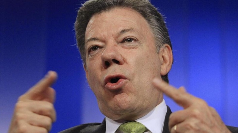 El expresidente de Colombia, Juan Manuel Santos, a través de su cuenta X envió un mensaje contundente al presidente Gustavo Petro, al señalar que “usar el acuerdo de paz con las Farc para convocar una constituyente es un absurdo. Esa fue, precisamente, una de las líneas rojas que mantuvimos en la negociación”.