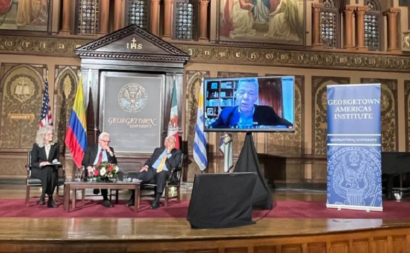 Los tres exmandatarios coincidieron en que América Latina comparte los valores de Occidente, pero necesita a China y arrastra lastres como la lucha contra las drogas, la pobreza y un estado de derecho débil.