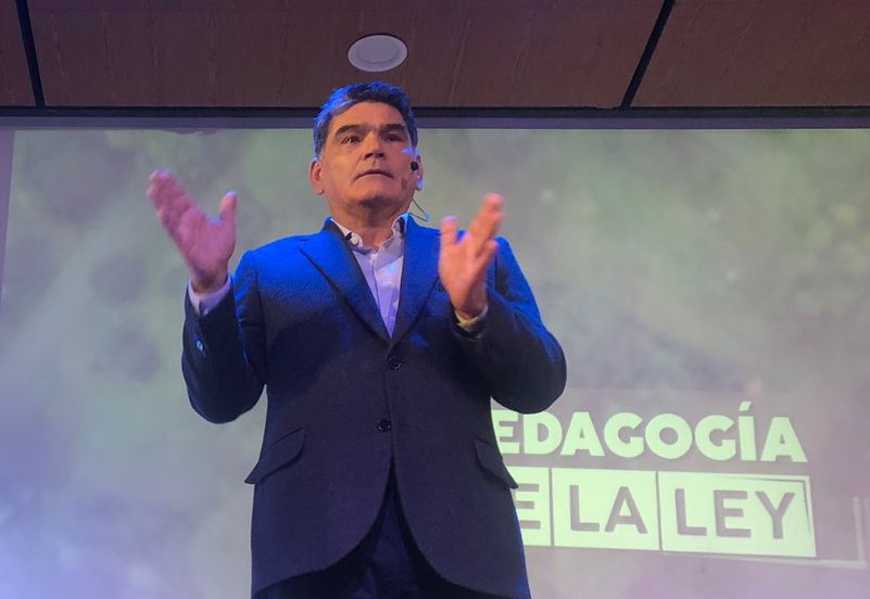 Un programa de televisión se dio inicio en Canal Congreso para que la ley no solo quede en las gacetas y documentos de la legislación colombiana, sino sea asequible para que los ciudadanos la entiendan y se conviertan en promotores ante la comunidad para el cumplimiento de las normas.