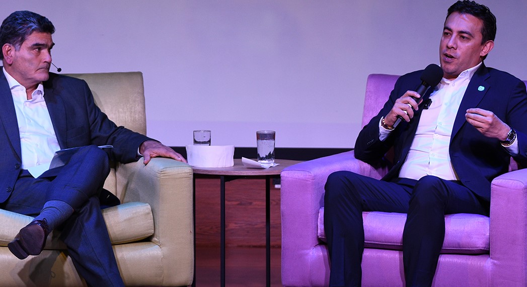 En desarrollo de la pedagogía de las leyes, que lleva a cabo el Congreso de la República, entre ellas la Reforma al Código Electoral, el registrador, Alexander Vega Rocha, fue enfático en señalar que la nueva norma incluye un Plan de Manejo Ambiental, tras señalar como ejemplo que en las elecciones del 2022 se gastaron 2.400 toneladas de papel.