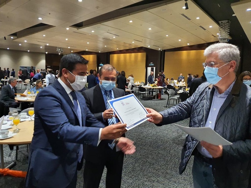 La Cámara de Comercio de Bogotá certificó a la Empresa de Licores de Cundinamarca como una Empresa en Trayectoria Mega.