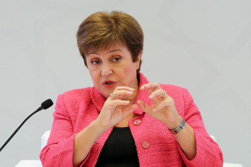 La directora del Fondo Monetario Internacional (FMI), Kristalina Georgieva, afirmó que frente a una inflación "persistente", los bancos centrales no deben "retroceder" aunque conlleve riesgos para el sector financiero.