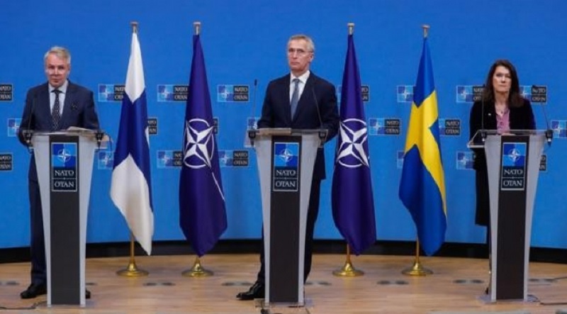Las dos naciones expresan el fin a su neutralidad al anunciar formalmente que han tomado la decisi\u00f3n de solicitar su ingreso a la OTAN.