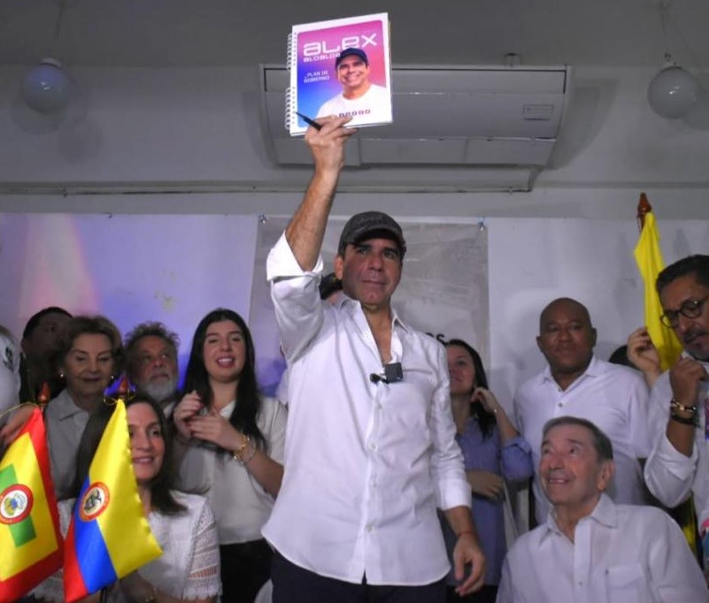 El dirigente y empresario Alejandro Char Chaljub inscribió, por Cambio Radical, su candidatura a la Alcaldía de Barranquilla.