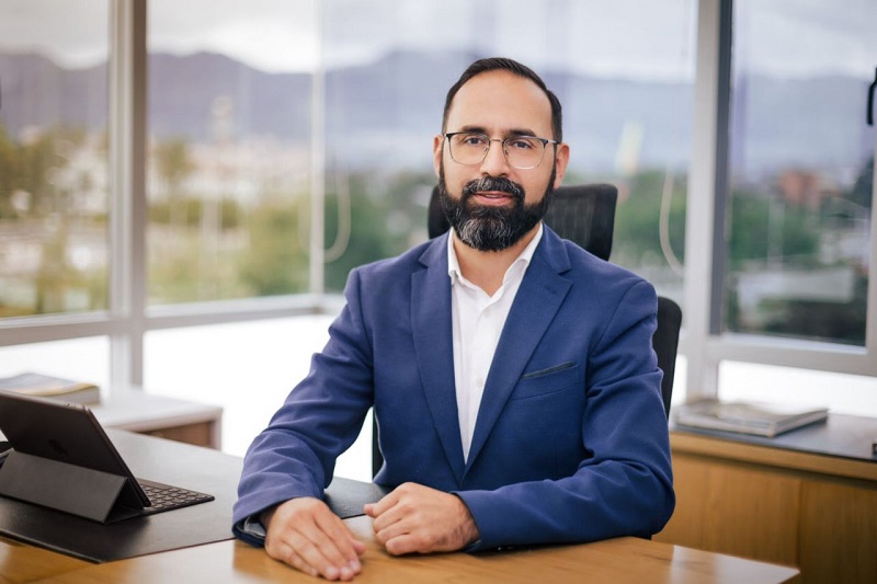 Cinco días a partir de la fecha, tendrá el ministro de minas y energía, Andrés Camacho, para que responda ante la Procuraduría General de la Nación y la Contraloría General de la República, por las medidas que se han adoptado en dicho ministerio difundidos por el titular de dicha cartera ante la opinión pública y que tienen que ver con la crisis del sector energético.