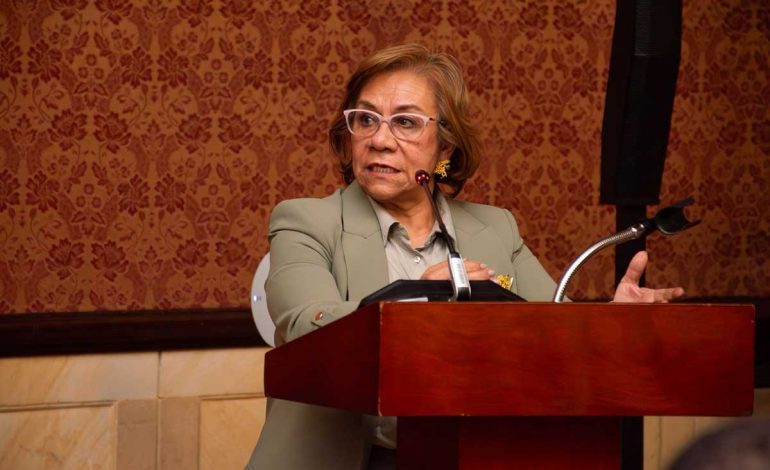 La ministra de relaciones exteriores de Colombia, Rosa Villavicencio, renunci\u00f3 a su visa estadounidense como apoyo y solidaridad con el presidente Gustavo Petro y a las medidas del jefe de Estado norteamericano.