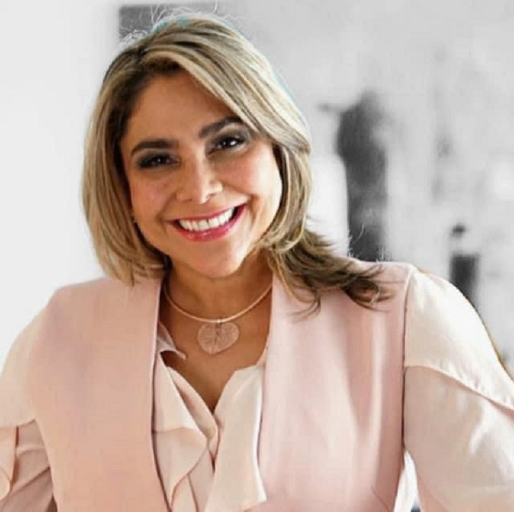 El presidente de la Comisión Latinoamericana de Derechos Humanos, Miguel Delgadillo, anunció que Carolina Carrillo, exdirectora administrativa de la Cámara de Representantes, fue nombrada como comisionada de asuntos gubernamentales de esta organización.