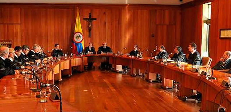 El trámite judicial, ante la demanda, lo inició la Sección Quinta del Consejo de Estado que convocó a una sala extraordinaria este 18 de junio para decidir sobre la medida cautelar, solicitada en una demanda de nulidad contra el decreto presidencial 0639 que convoca a una consulta popular en el país.