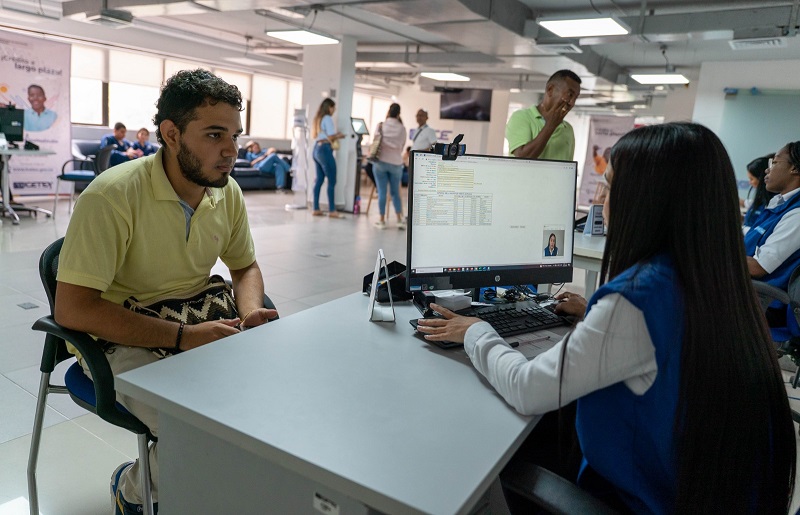 ICETEX mantiene abiertos los canales de atención para que los beneficiarios que están en mora, restablezcan acuerdos y normalicen su crédito.