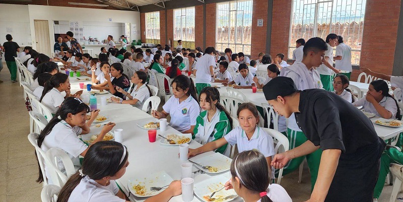 La Unidad Administrativa Especial de Alimentación Escolar deberá informar sobre la operación del servicio de alimentación en las 97 Entidades Territoriales Certificadas en educación.