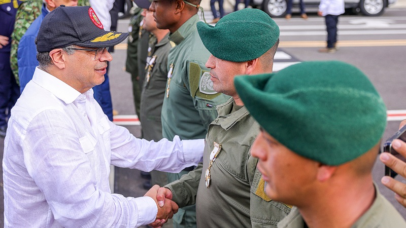 or orden del presidente Gustavo Petro no habrá cese al fuego con el Estado Mayor Central (EMC) en el suroccidente del país y cualquier diálogo con esta organización armada ilegal se deberá efectuar sobre la base del desmonte de sus economías ilícitas.