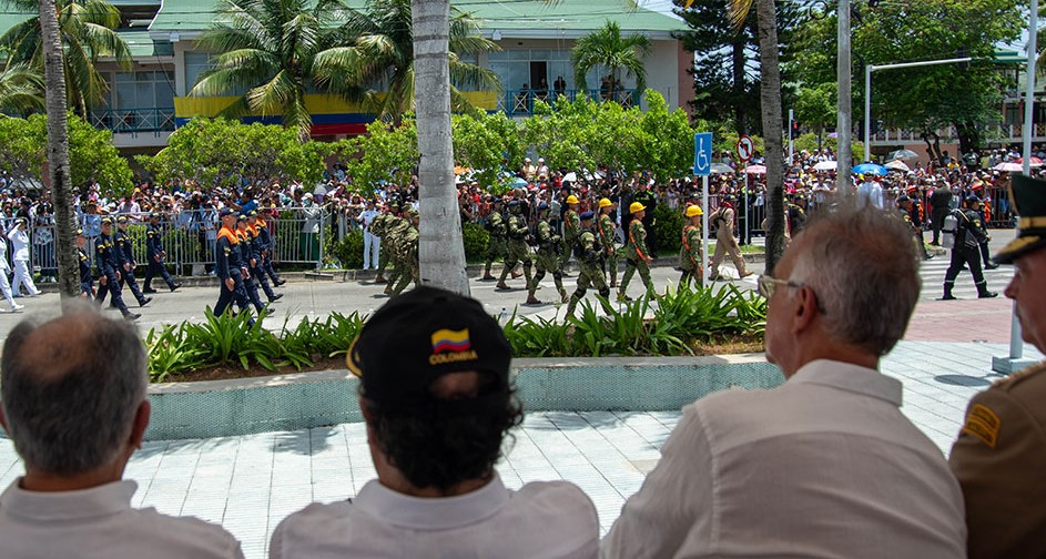 En la celebración del día de la independencia, este 20 de julio, el presidente de la república, Gustavo Petro, Urrego, descentralizó su presencia en el desfile militar del día de la patria, y desde el archipiélago de San Andrés, Providencia y Santa Catalina, dijo que “El reconocimiento del pueblo raizal nos hizo ganar a Colombia en soberanía. Ustedes. Es de ustedes fundamentalmente el triunfo”.