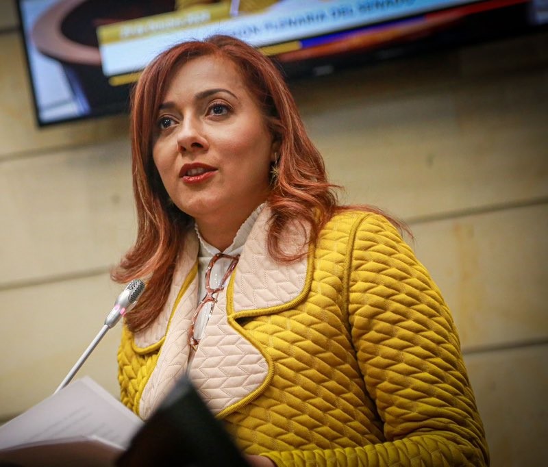 El Senado de la república reeligió a Astrid Salamanca Rahin en la Dirección Administrativa de la corporación con 94 votos de los 96 contabilizados en la plenaria de la corporación, lo que le permite ejercer su función hasta el 2026.