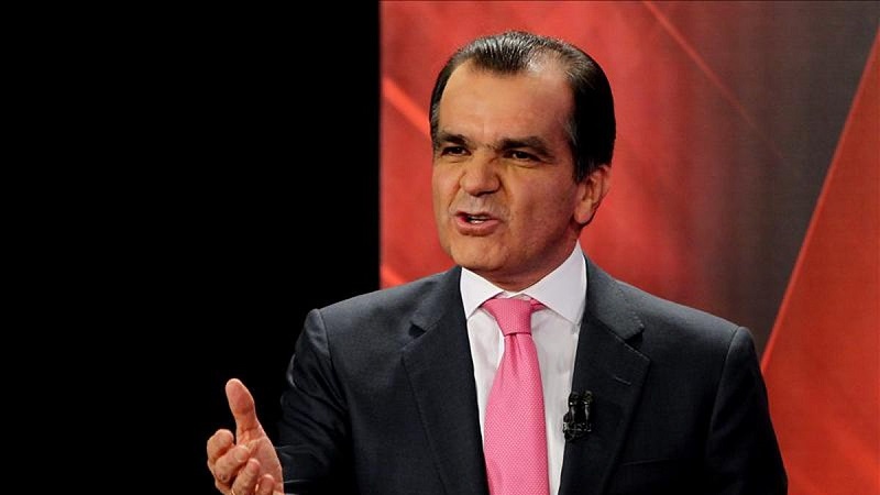 El partido de Gobierno, el Centro Democrático, escogió como candidato único a la presidencia de la república de Colombia, al exministro Óscar Iván Zuluaga.