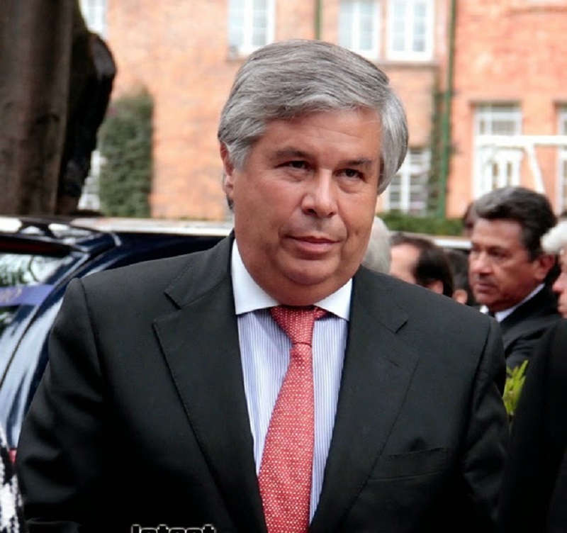 Víctor G Ricardo