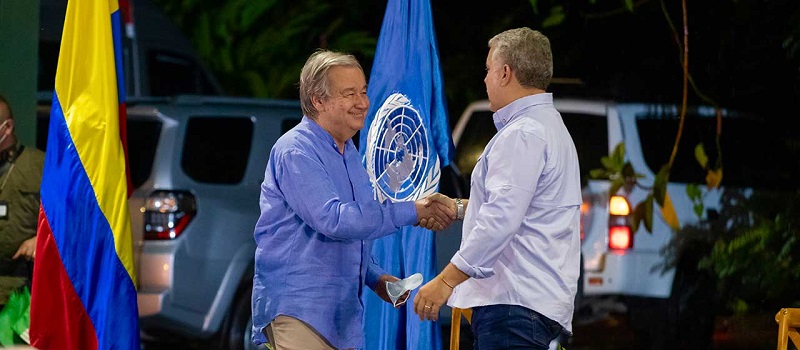El Secretario General de la Organización de las Naciones Unidas - ONU - Antonio Guterres, quien se encuentra en Colombia en la celebración de los cinco años de la firma del acuerdo del fin del conflicto con las Farc, fue categórico en señalar: “Me complace constatar el impacto de las medidas de ejecución del acuerdo al lado de su principal responsable, mi querido amigo, Presidente Iván Duque”.