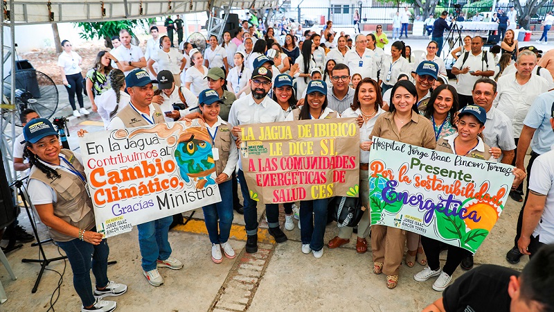 El ministro de minas y energía Andrés Camacho inauguró tres Comunidades Energéticas de Salud en Valledupar, capital del departamento del Cesar, iniciativa hecha realidad y que beneficiará a 133.600 personas de esa región del país. 