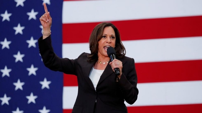 La vicepresidenta de EEUU, Kamala Harris, entró con fuerza para competir el apoyo requerido para aspirar a la nominación del Partido Demócrata como candidata presidencial en las elecciones de noviembre, tras la salida de Biden.