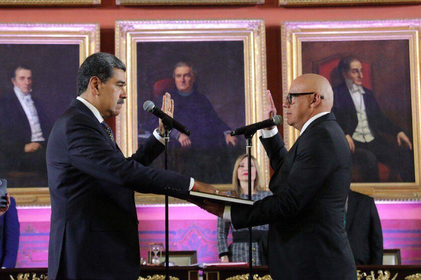 Pese a las denuncias de fraude de la oposición y de gobiernos internacionales, el dirigente inicia un tercer mandato marcado por las dudas sobre su legitimidad.