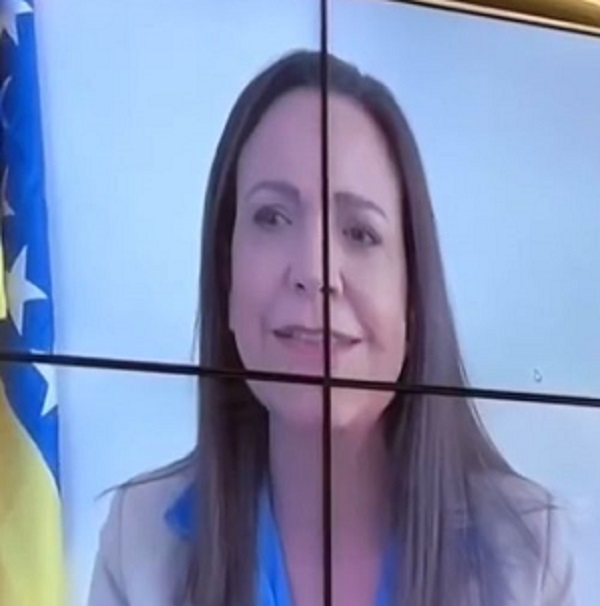 En sesión plenaria informal declarada por el presidente del Senado Efraín Cepeda, la máxima dirigente de la oposición venezolana, María Corina Machado, dijo que “El silencio ya no es una opción” frente a lo que viene ocurriendo en su país, e instó al presidente Gustavo Petro tomar una posición clara frente a la situación política del vecino país.