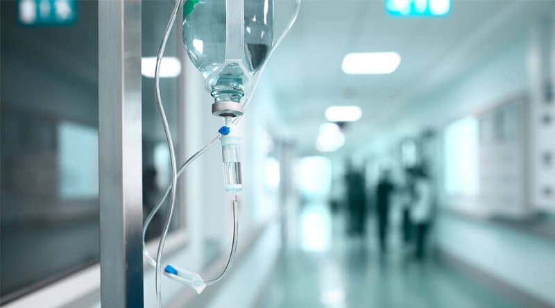 El magistrado de la Corte Constitucional Alberto Rojas paró un embargo ordenado por el Juzgado 15 Civil del Circuito de Barranquilla, por considerar que es una medida desmedida y que pone en riesgo la salud de miles de usuarios en el sistema de salud en Colombia.