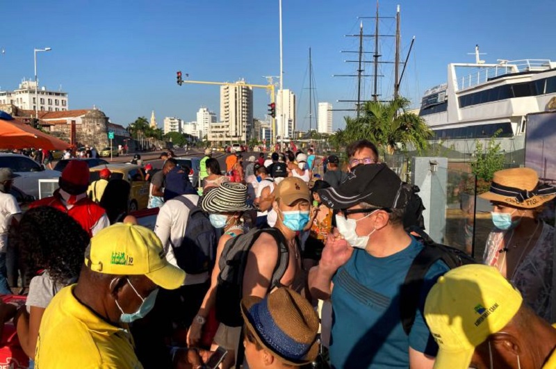 El Ministerio de Salud, reportó que este jueves de Semana Santa, Colombia registró 11.449 nuevos casos de contagio del COVID 19 y 192 personas perdieron la vida a causa del virus.