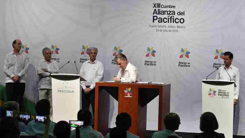 Alianza del Pacífico y Mercosur fortalecen vínculos