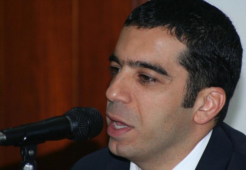 El senador de Cambio Radical, Arturo Char, es el más firme candidato para asumir la presidencia del Congreso de la República, del 20 de julio del 2020 al 20 de julio el 2021, luego del espaldarazo recibido en las últimas horas de toda su bancada en el senado, aspiración que será respetada por los demás partidos políticos mayoritarios representados en la cámara alta, según los acuerdos, y que se han venido cumpliendo, desde que se inició el Gobierno del presidente Iván Duque Márquez.