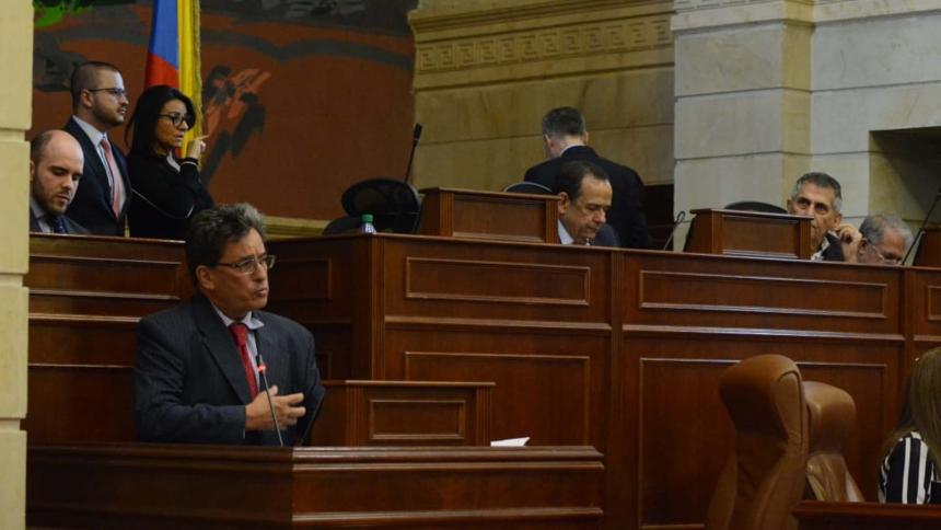 En medio de las marchas y protestas en el país de rectores, profesores y estudiantes de las universidades en públicas, el Gobierno nacional y las comisiones económicas del congreso acordaron reasignar $500.000 para el sector educativo.