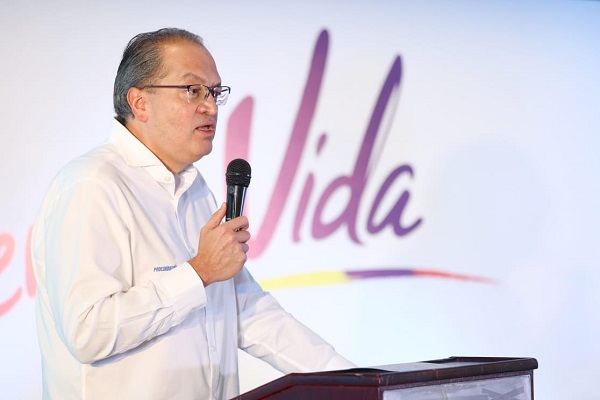 En el lanzamiento de la campaña Lidera la Vida, realizada en Medellín, el jefe del Ministerio Público, Fernando Carrillo Flórez fue contundente en afirmar que “la muerte de un líder social extingue las posibilidades ciertas de la paz, de la defensa del ambiente y de luchar contra los actores armados ilegales” y agregó: “Es la muerte a pedazos de la Constitución”.