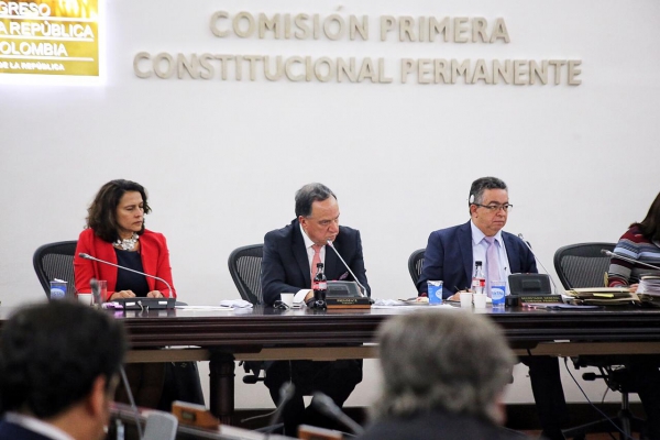 El Congreso de la República empezó a generar resultados en el trámite de la Reforma Política y en su primer debate, aprobó la creación de un Tribunal Electoral y la de establecer las listas cerradas para candidatos a las corporaciones públicas.