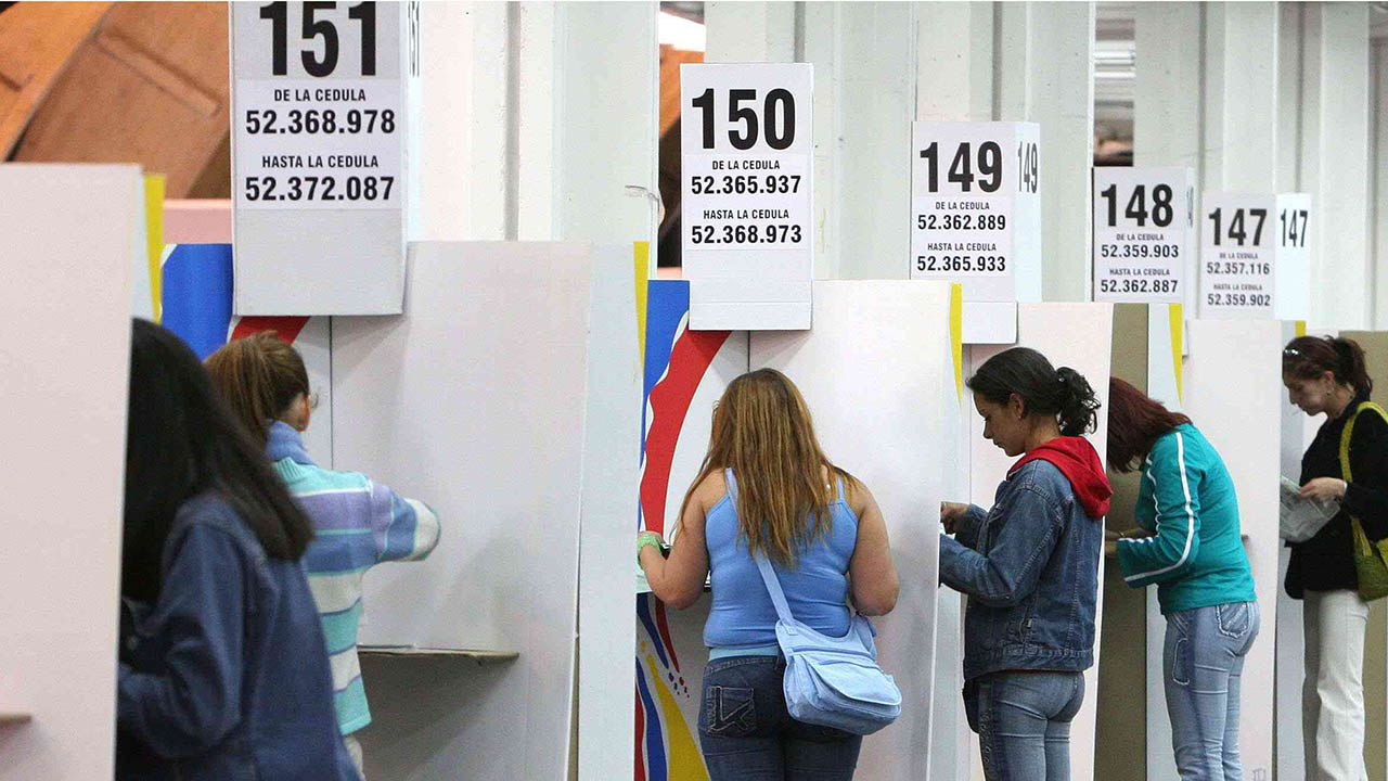 Desde la Constitución de 1991, es la primera vez que se realiza una Consulta Popular a nivel nacional y pese a que no alcanzó los 12.140.342 votos de umbral para volverla vinculante ante el Congreso, se convirtió en un histórico hecho político contundente que obligará al Gobierno y al Congreso a repensar su lucha contra la corrupción.