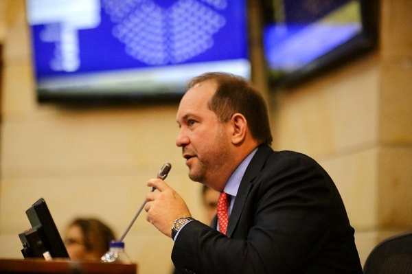 “La polarización no le está haciendo para nada bien a Colombia y sobre todo al presidente Iván Duque", señaló el senador García Turbay.