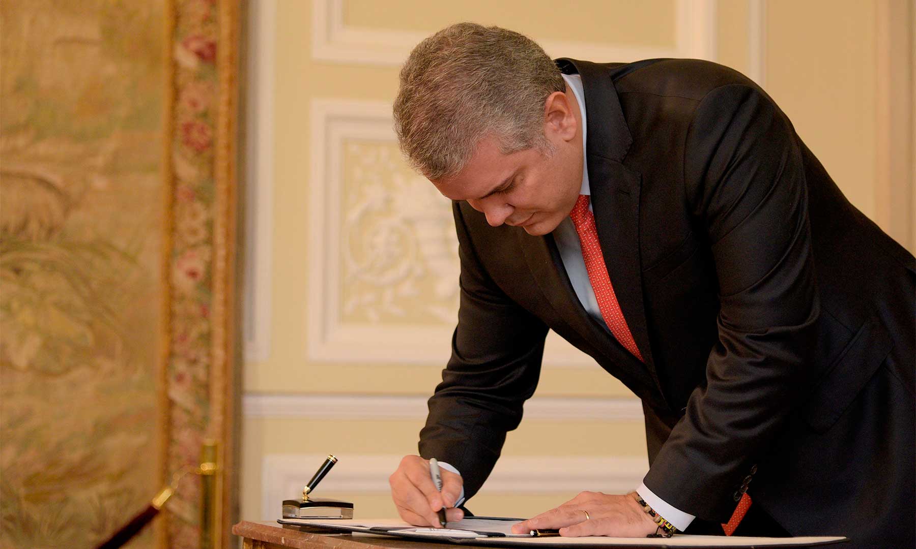 Combatir el microtráfico y sustancias psicoactivas se convirtió en una prioridad del Gobierno de Colombia, mediante un decreto que autoriza el decomiso de la dosis mínima en espacios públicos.