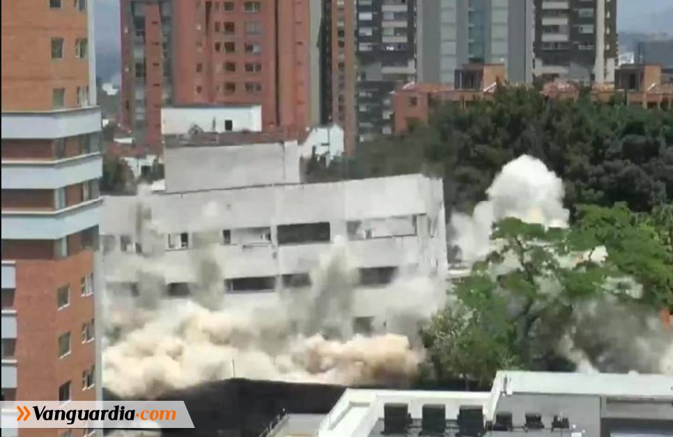 El funesto legado de Pablo Escabocar Gaviria, en su natal Medellín, que marcó la historia de la criminalidad mundial, perdió uno de sus simbolos, cuando se desplomó por implosion, el edificio Monaco.