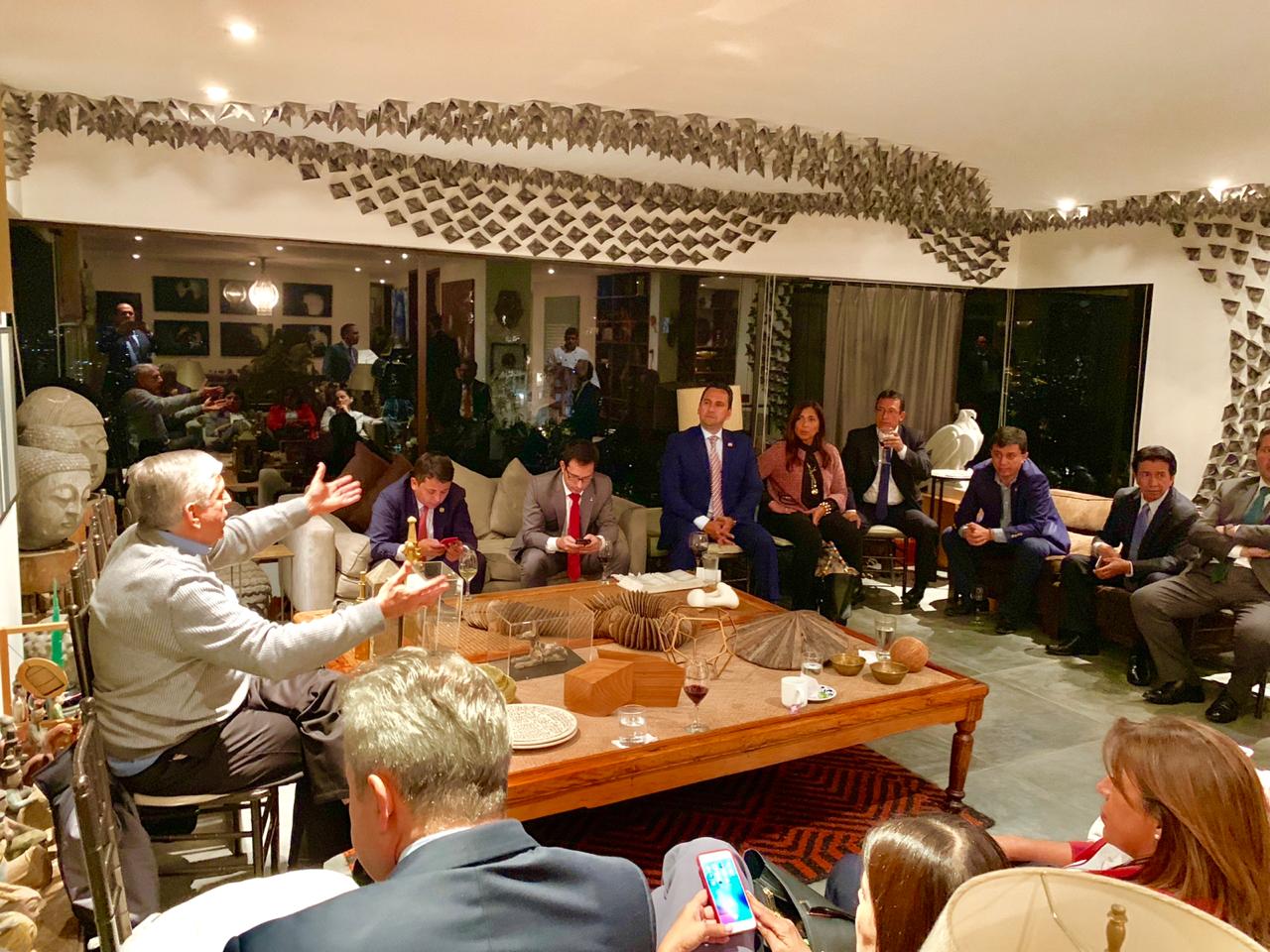 El Partido Liberal anunció oficialmente que no votará impuestos a la Canasta Familiar en el proyecto de ley de financiamiento que presentó a consideración del congreso el Gobierno del Presidente Iván Duque Márquez, por considerar que a las clases menos favorecidas no se les va a devolver ese recaudo y porque además es una reforma "muy agresiva” que no combate suficientemente la evasión, es débil en la reducción del gasto público, sube la inflación y es bastante inequitativa.