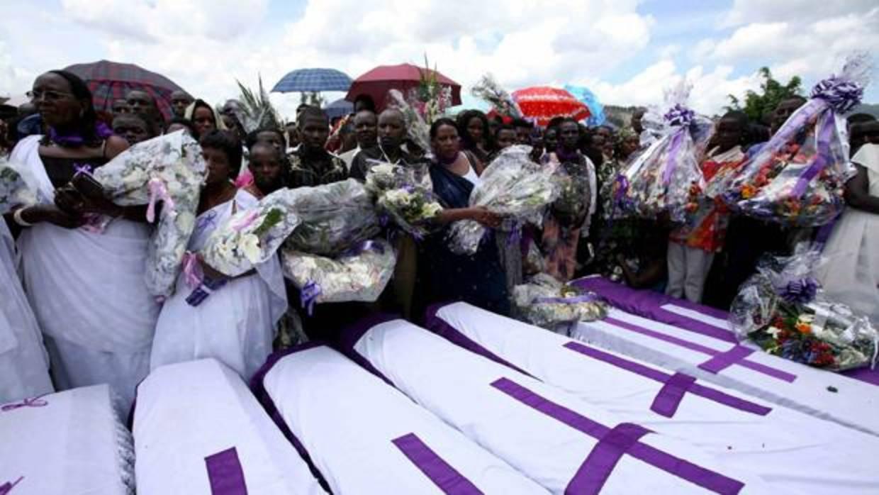 Los Genocidios no ocurren repentinamente; al contrario, se tienen claras advertencias de que van a suceder. Por ese motivo, se pueden prevenir como señala la Alta Comisionada para los Derechos DD.HH., Michelle Bachelet. Para ello, es necesario eliminar la impunidad mediante el castigo de quienes los perpetran.