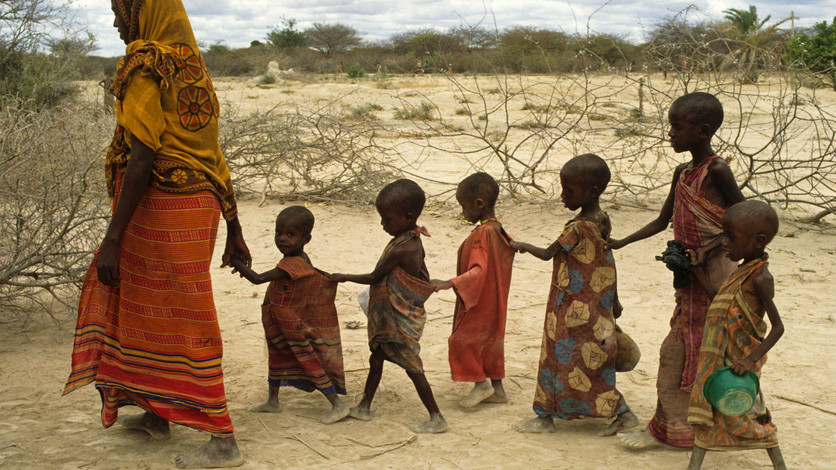 El nuevo Informe de los organismos especializados de las Naciones Unidas reporta una dura y triste realidad, ante los desmanes de los populistas, corruptos y nacionalistas,  que el número de hambrientos continúa creciendo por tercer año consecutivo.  Los fenómenos climáticos extremos, los conflictos o la desaceleración económica entre los principales causantes del fenómeno. 