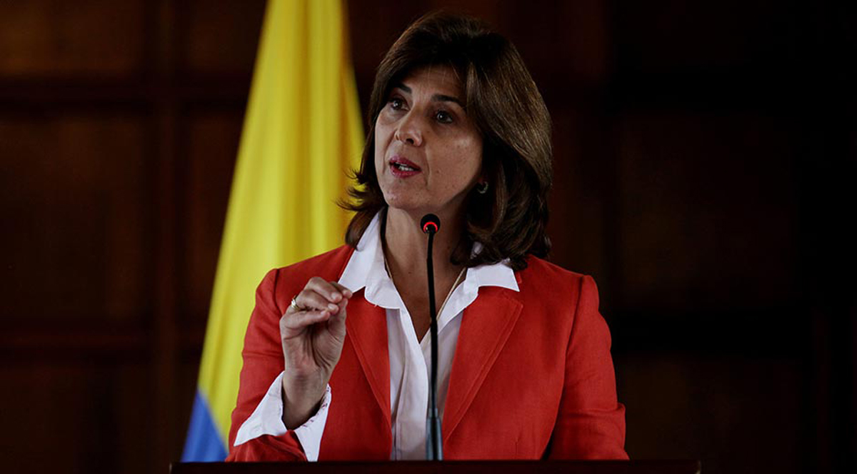 Canciller colombiana rechaza acusaciones de Maduro contra Santos