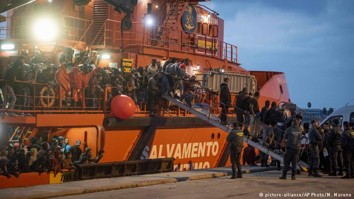 El Mediterráneo, la ruta más ancestral de los intercambios entre naciones diversas, es, hoy en día, la ruta más peligrosa en todo el mundo.