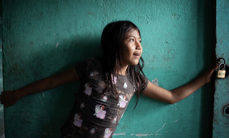 Dos tercios de los niños y jóvenes entre 3 y 25 años del mundo, carecen de conexión a Internet en sus hogares, de acuerdo con un nuevo informe conjunto de la UNICEF y la Unión Internacional de Telecomunicaciones (UIT).