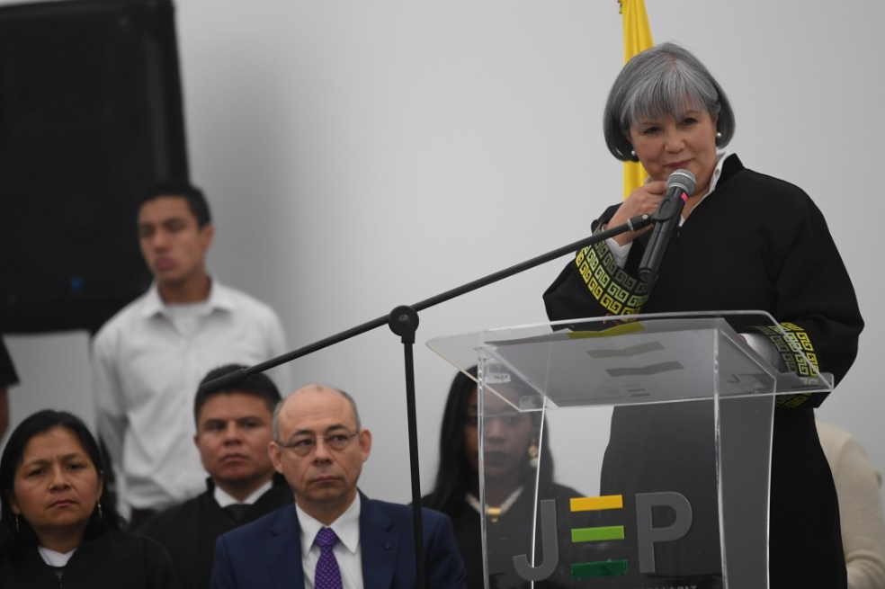 Durante su primer año de su funcionamiento, luego que el Congreso la aprobara como resultado del Acuerdo de Paz con las Farc, la Jurisdicción Especial de Paz- JEP-, le entrega a Colombia y al mundo, un balance que demuestra la fortaleza de las instituciones para avanzar en el camino del posconflicto,  pese a las adversidades de índole político, pero que, no deja duda que el tema de la violencia armada fue cosa del pasado y sin impunidad, pero que se deben apagar las fósforos de quienes quieren encender de nuevo el conflicto armado en el territorio nacional.